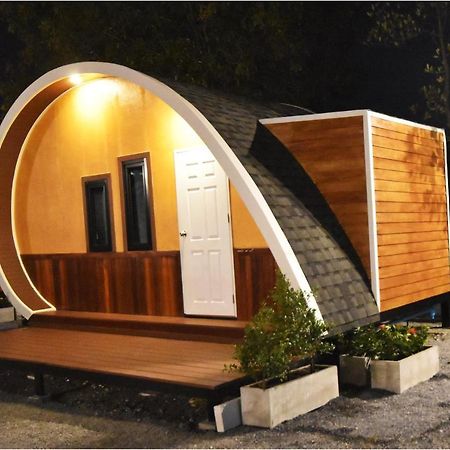 Tiny Hut Resort Bangkok Luaran gambar