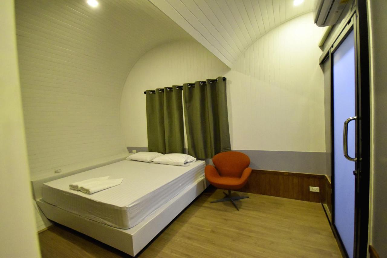 Tiny Hut Resort Bangkok Luaran gambar